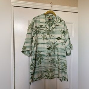 Tommy Bahama 100% Silk Hawaiian Button Up Hawaiian Shirt (3)🌴